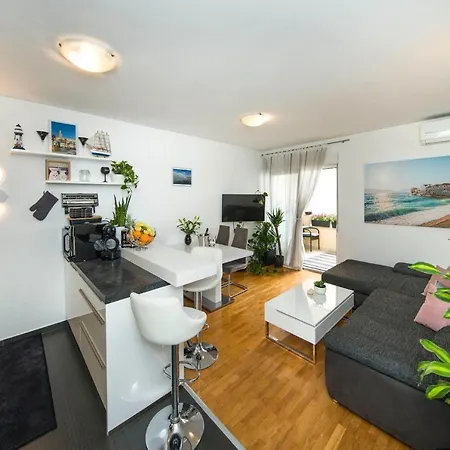 Summer Dreams Apartment Split