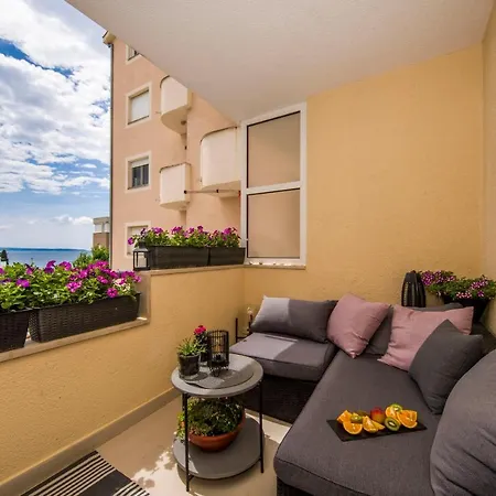Apartment Summer Dreams