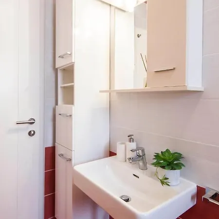 Summer Dreams Apartment Split